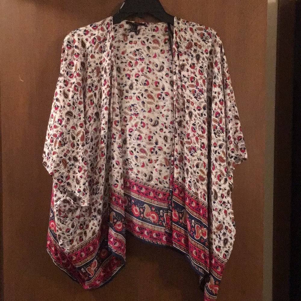Forever 21 Cream and Paisley Shawl